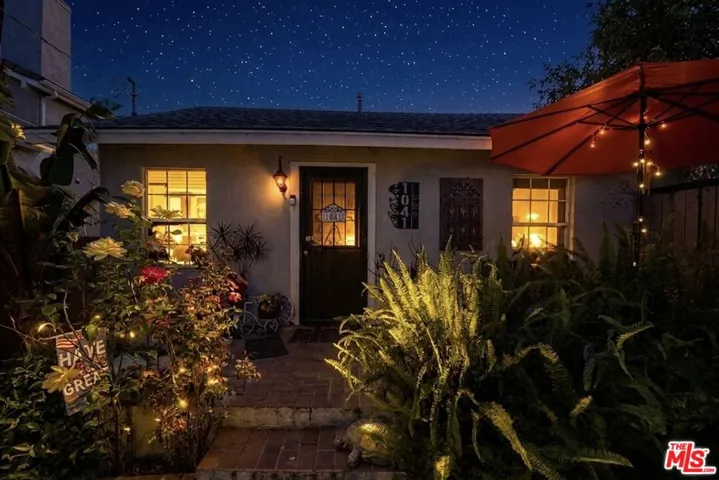 1041 W 1st Street, San Pedro, California 90731