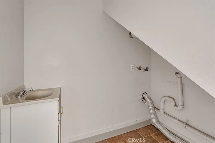 1241 G, Livingston, California 95334
