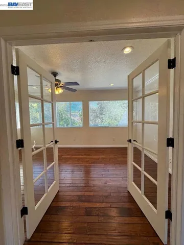 bonus room/office