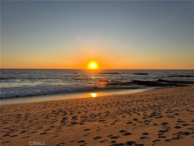 21712 # 2 Wesley Drive, Laguna Beach, California 92651