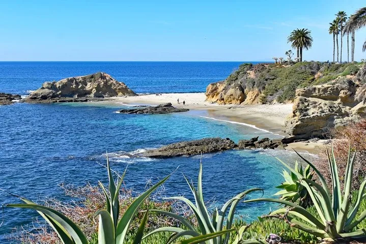 21712 # 2 Wesley Drive, Laguna Beach, California 92651