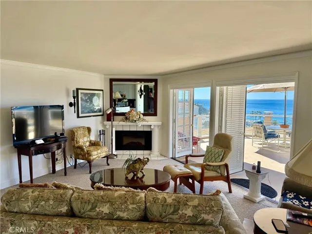 21712 # 2 Wesley Drive, Laguna Beach, California 92651
