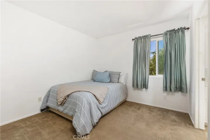 Large secondary bedroom
