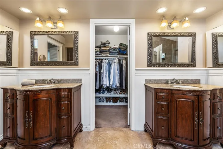 Dual sinks in primary bathroom