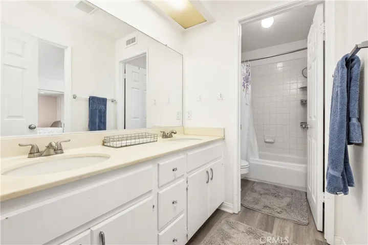 Jack n Jil bathroom with dual sinks