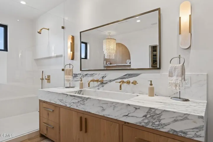 1305 Beachmont St, Ventura