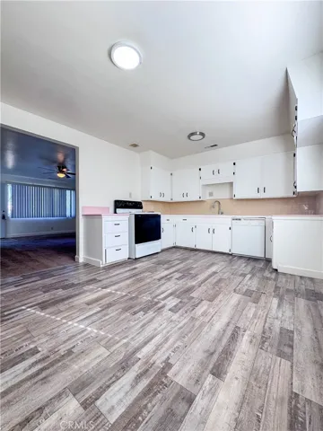 Kitchen/ Dinning Room