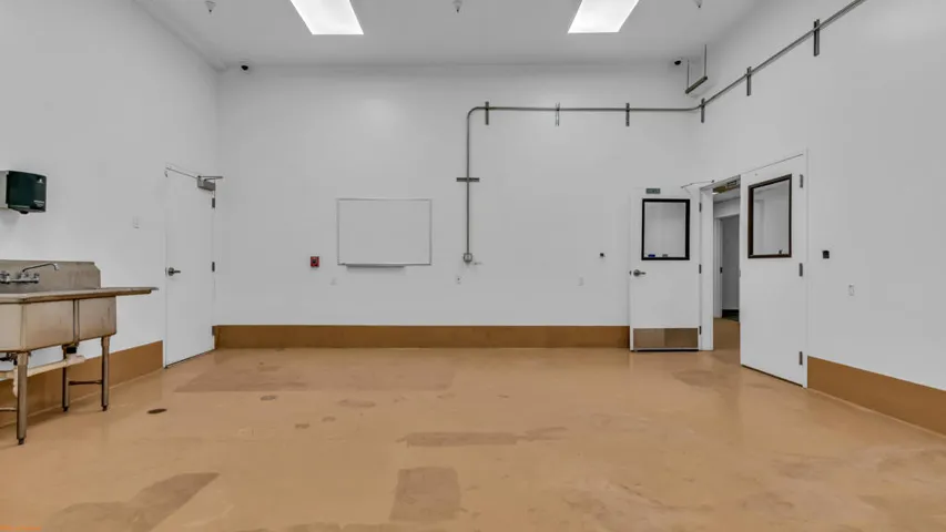 Label/Flex Room