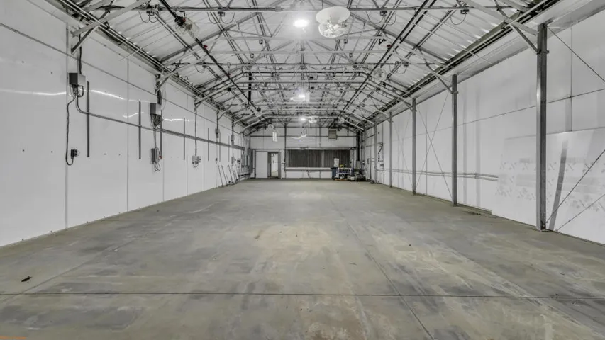 Warehouse/Manufacturing 4