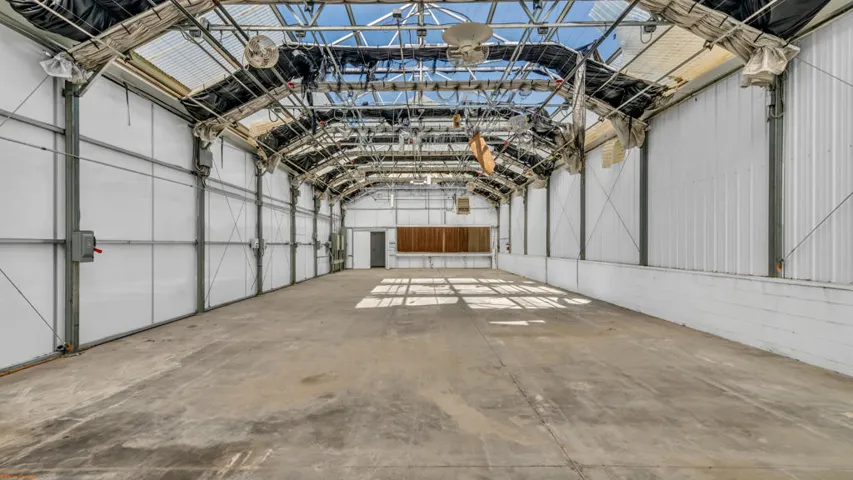Warehouse/Manufacturing 4