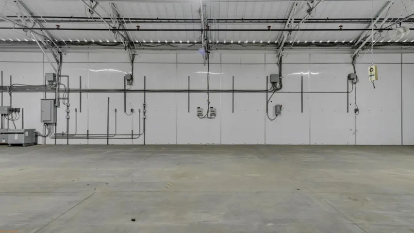 Warehouse/Manufacturing 4