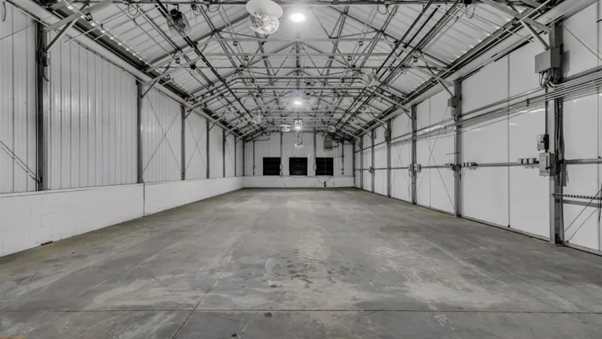 Warehouse/Manufacturing 4