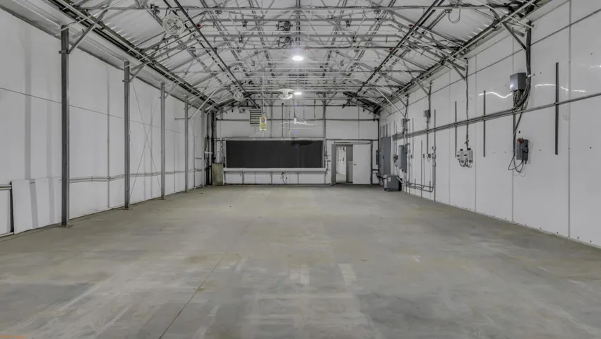 Warehouse/Manufacturing 4