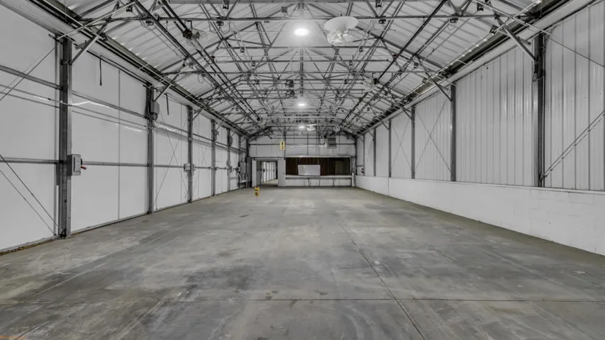 Warehouse/Manufacturing 4