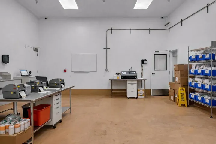 AI Label/Flex Room