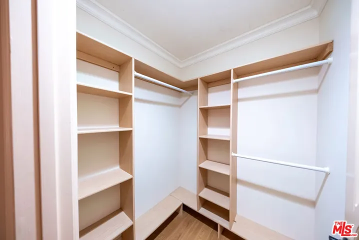 Walk in closet