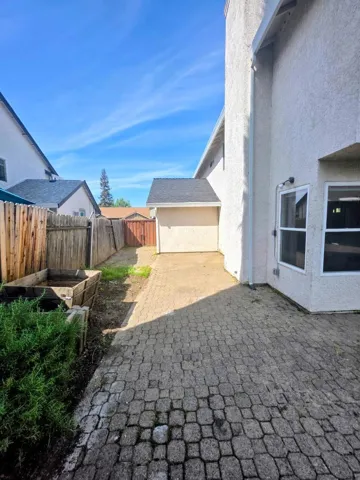 2212 Thurton Drive, Roseville, California 95747