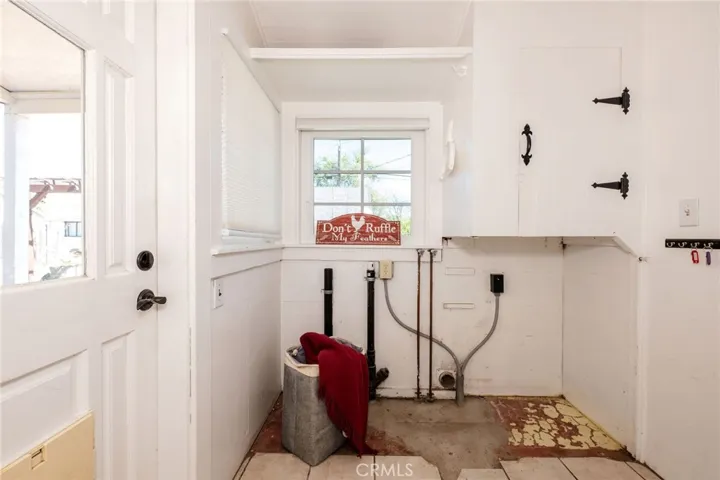 Laundry Room between Kitchen & stairs