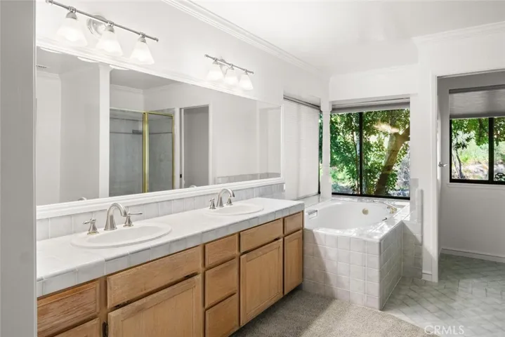 Primary bathroom with large soaking tub!