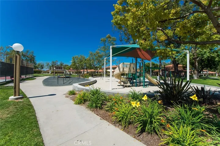 Laurelwood Community