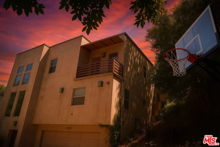 7024 Treasure Trail, Los Angeles, California 90068