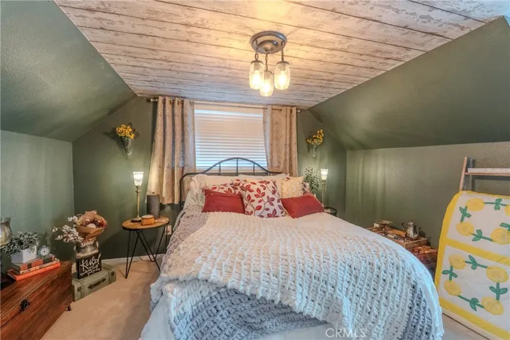 Bedroom 2 (upstairs)