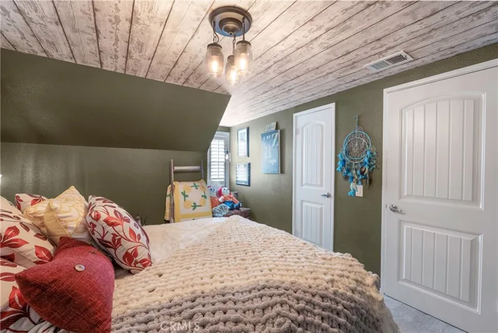 Bedroom2 (upstairs)