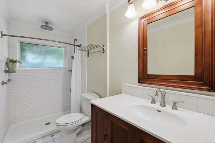1066 Guildford Court, Encinitas, California 92024