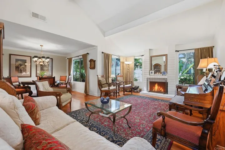 1066 Guildford Court, Encinitas, California 92024