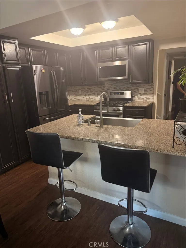 863 Encino, Corona, California 92882 — photo 4