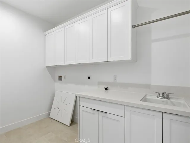 Laundry: Merle - Skylar II Collection at Valencia FivePoint - Homesite 30