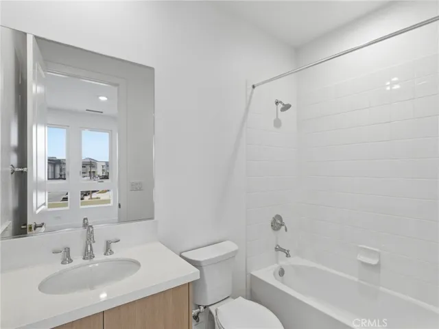 Secondary Bathroom 3: Merle - Skylar II Collection at Valencia FivePoint - Homesite 30