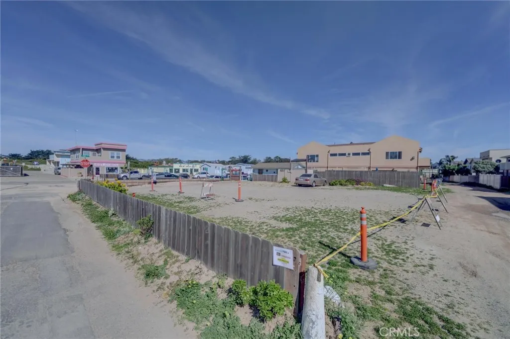 corner lot at Pier and Strand