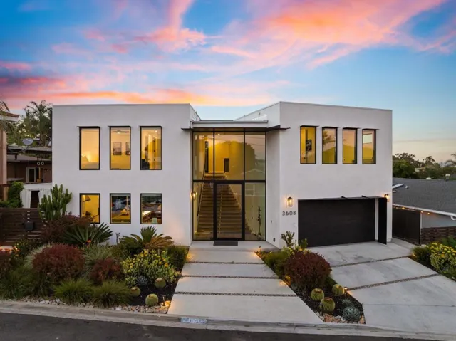 Entrance located on Cul de Sac