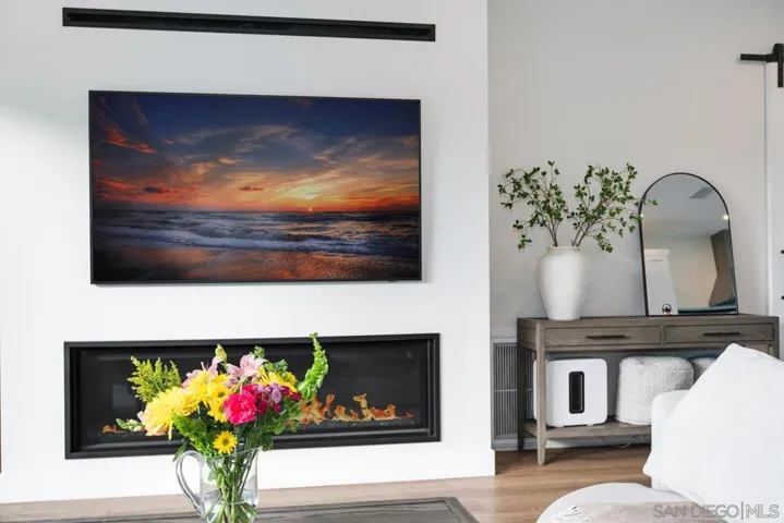 Spacious living room with fireplace!