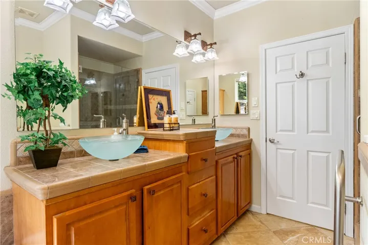 5405 Vineyard Drive, Paso Robles, California 93446