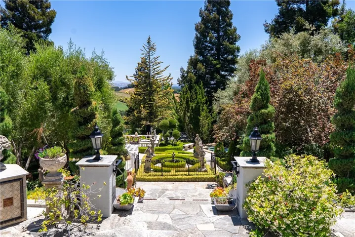 5405 Vineyard Drive, Paso Robles, California 93446