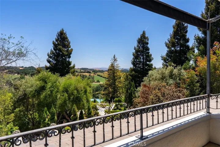 5405 Vineyard Drive, Paso Robles, California 93446