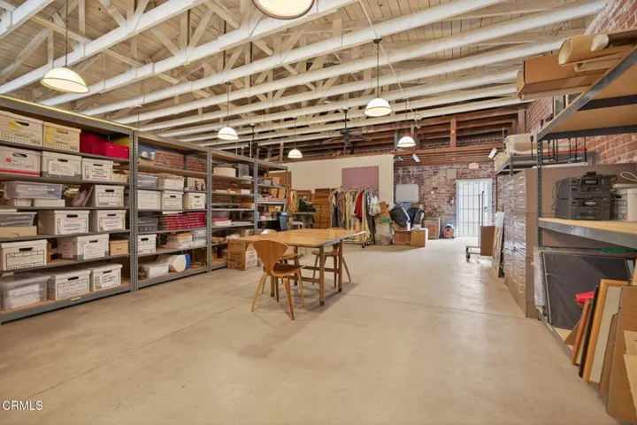 15-web-or-mls-Upmarketmedia_141Dav-44