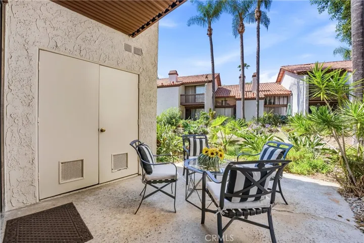 Your own private Lanai (covered patio)