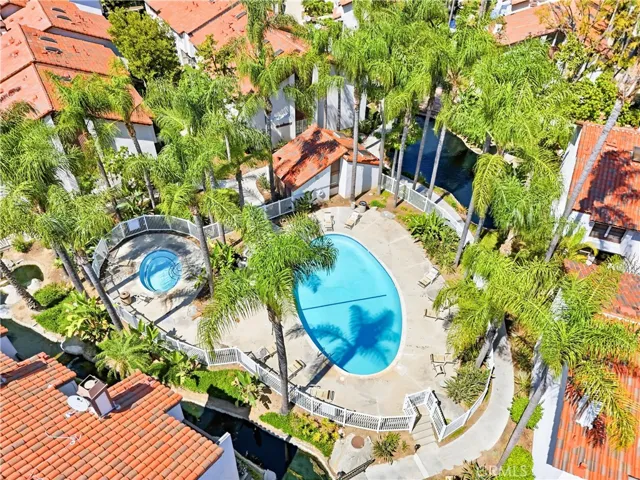Resort style community pool and spa, makes you feel like you are in Hawaii, ALOHA!