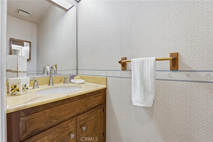 guest bathroom down stairs