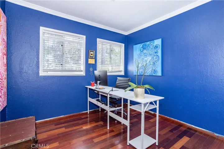 17101 Gault, Lake Balboa, California 91406
