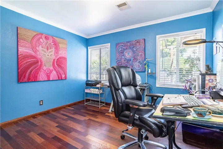 17101 Gault, Lake Balboa, California 91406