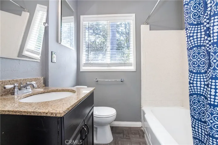 17101 Gault, Lake Balboa, California 91406