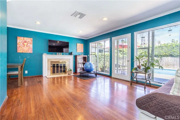 17101 Gault, Lake Balboa, California 91406