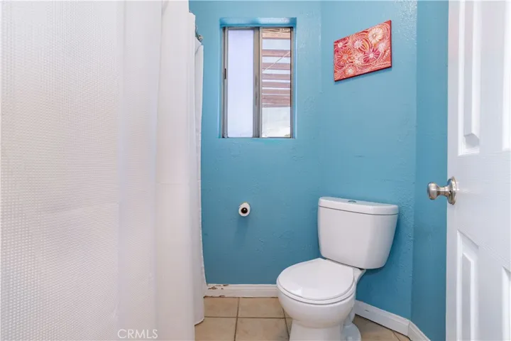 17101 Gault, Lake Balboa, California 91406