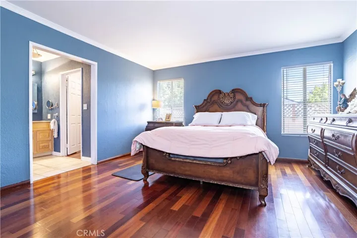 17101 Gault, Lake Balboa, California 91406