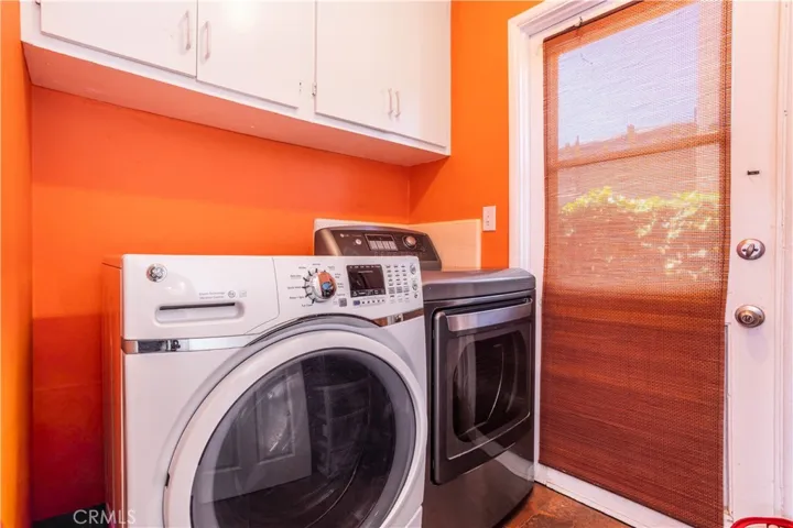 17101 Gault, Lake Balboa, California 91406