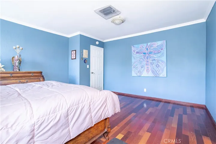 17101 Gault, Lake Balboa, California 91406